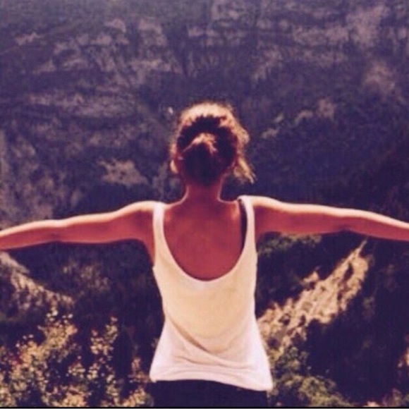 Jolienswindow - Picture 1 of 6